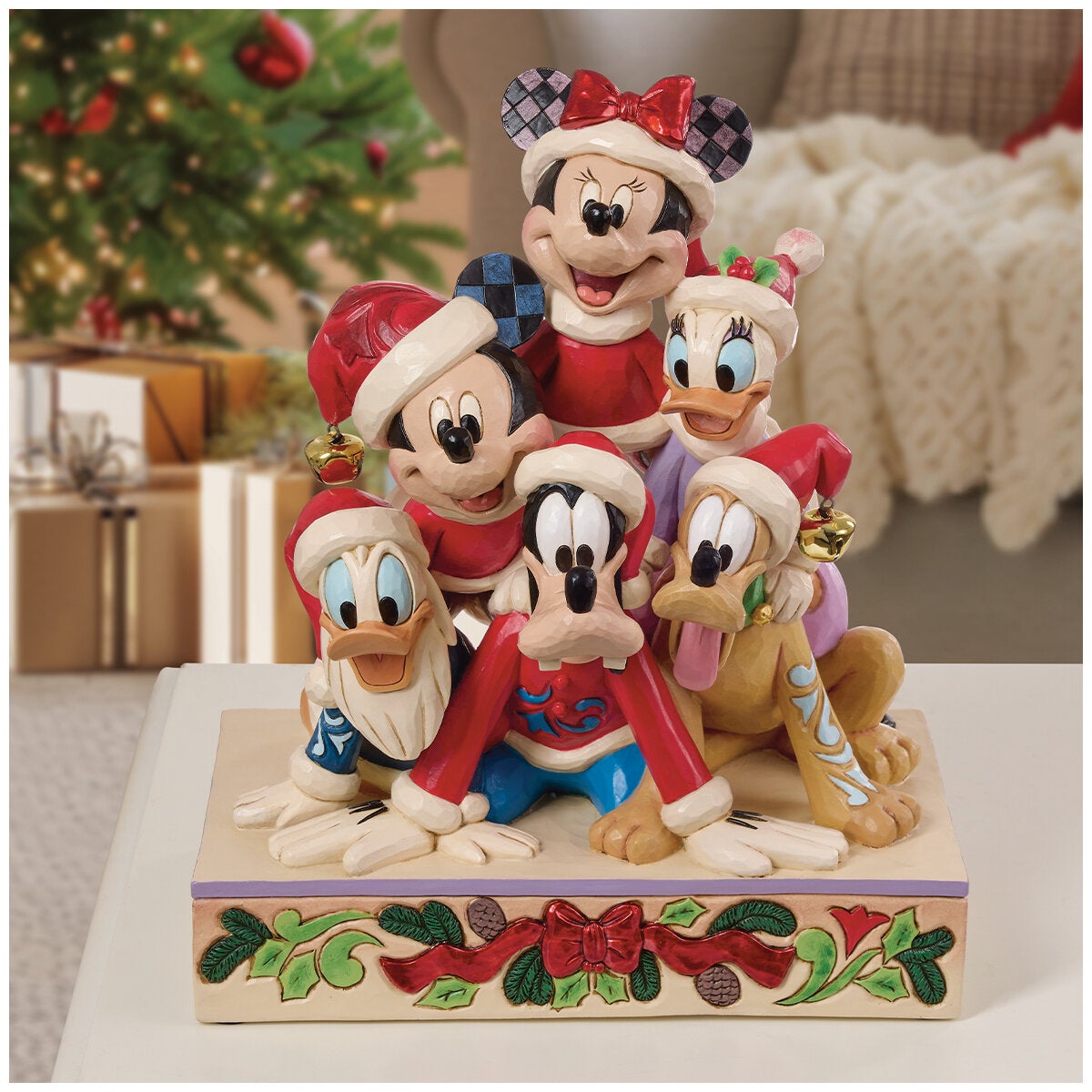 Disney Traditions Mickey & Friends kerstbeeld 29 cm – met muziek (afbeelding 1)